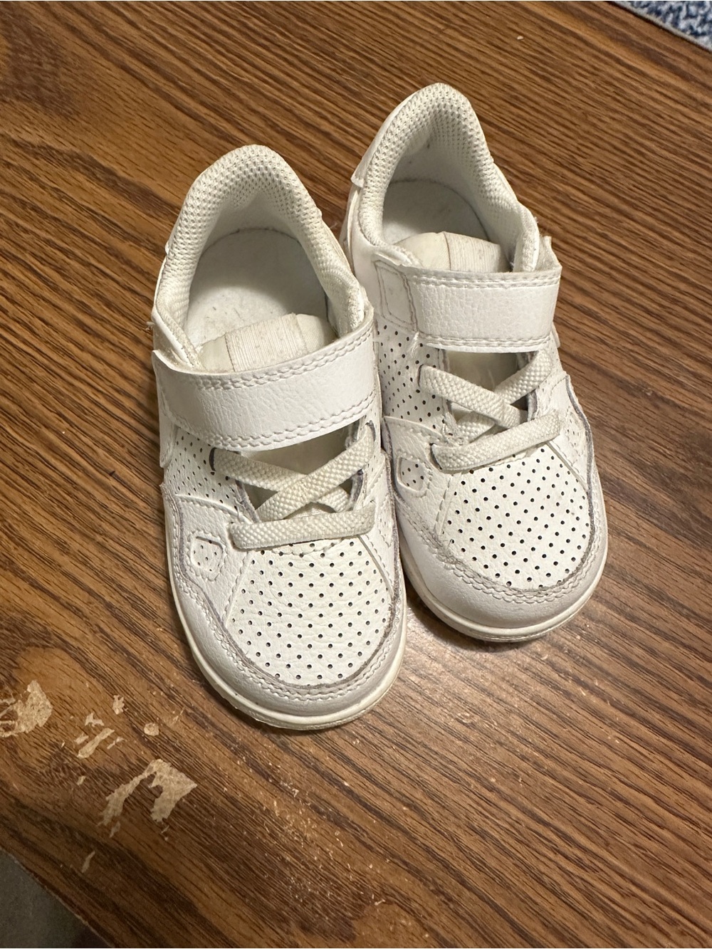 Nike toddler white sneakers velcro strap size 7c